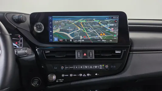 Lexus ES300h 7 2024 12
