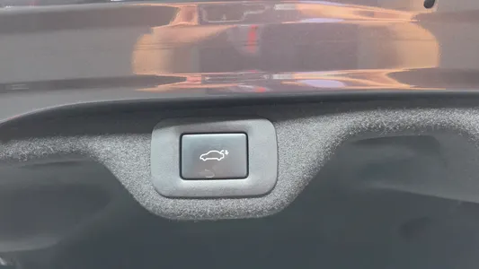 Lexus ES300h 7 2024 19