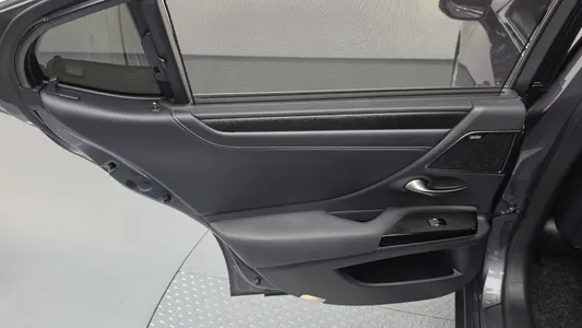 Lexus ES300h 7 2024 25