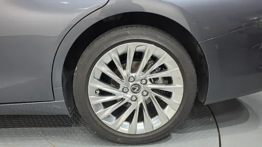 Lexus ES300h 7 2024 21