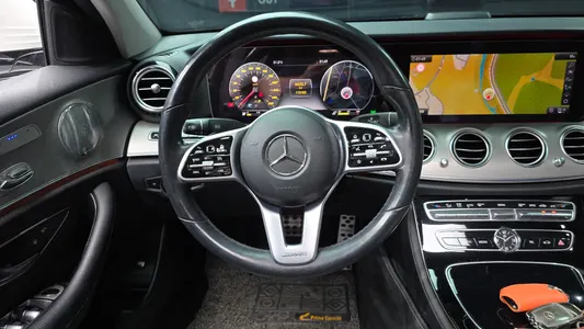 Mercedes-Benz E-Class W213 E300 AMG Line 2018 13