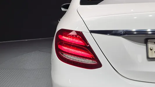 Mercedes-Benz E-Class W213 E300 AMG Line 2018 23