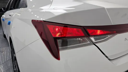 Hyundai (CN7) 2024 23