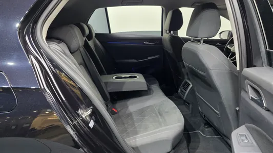 Volkswagen 8 2.0 TDI 2022 12