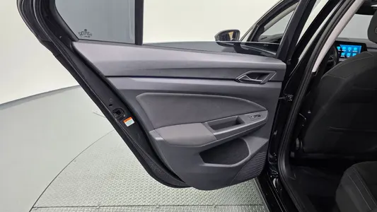 Volkswagen 8 2.0 TDI 2022 25