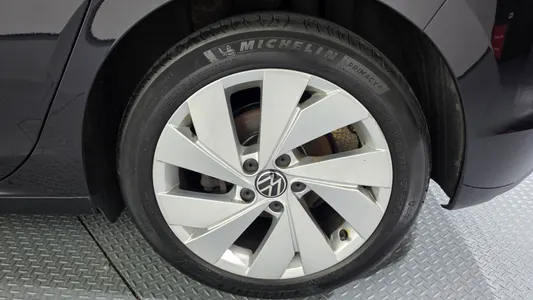 Volkswagen 8 2.0 TDI 2022 21