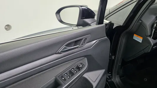 Volkswagen 8 2.0 TDI 2022 32