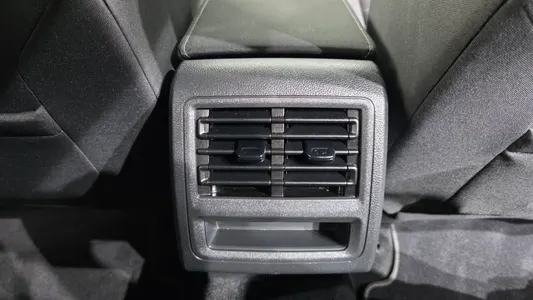 Volkswagen 8 2.0 TDI 2022 33