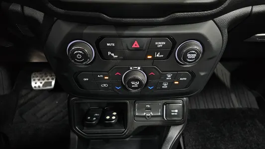 Jeep 레니게이드 1.3 2023 29