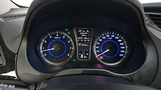 Hyundai Grandeur HG HG240 2015 8