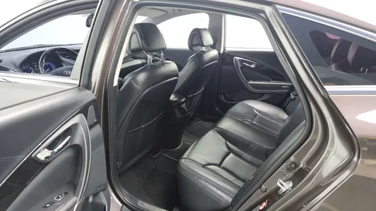 Hyundai Grandeur HG HG240 2015 11