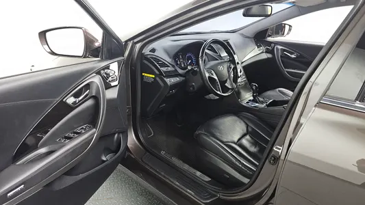 Hyundai Grandeur HG HG240 2015 10