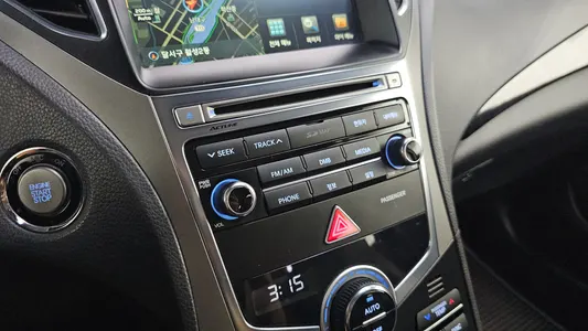 Hyundai Grandeur HG HG240 2015 17