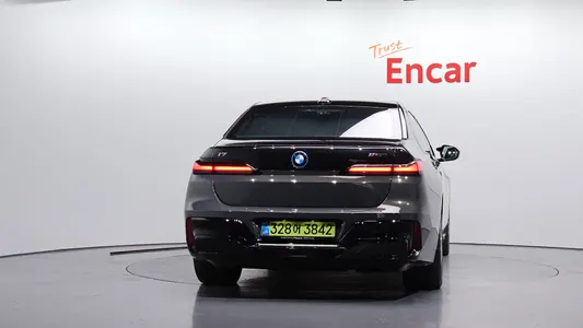 BMW i7 (G70) M70 xDrive M 2025 4