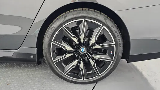 BMW i7 (G70) M70 xDrive M 2025 21