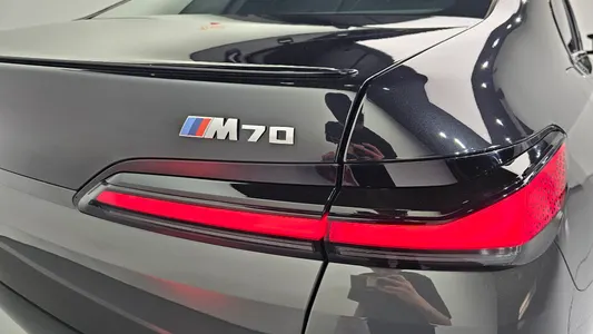 BMW i7 (G70) M70 xDrive M 2025 23