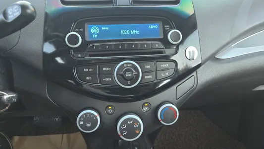Chevrolet Spark LT 2013 16