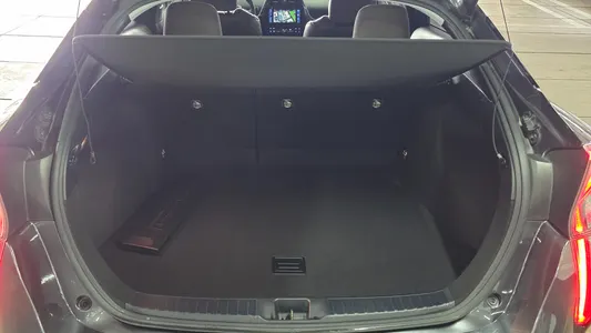 Toyota 4 1.8 E 2017 13