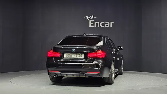 BMW 3 Series (F30) 320i M 2018 4