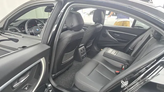 BMW 3 Series (F30) 320i M 2018 12