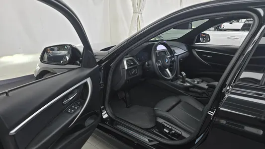 BMW 3 Series (F30) 320i M 2018 10
