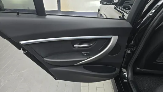 BMW 3 Series (F30) 320i M 2018 25