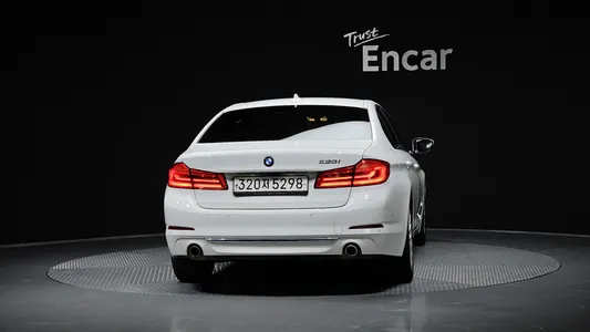 BMW 5 Series (G30) 530i 2020 4