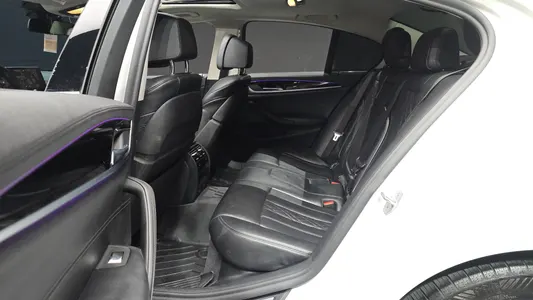 BMW 5 Series (G30) 530i 2020 12