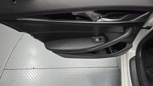 BMW 5 Series (G30) 530i 2020 26