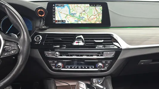 BMW 5 Series (G30) 520d xDrive M 2018 13
