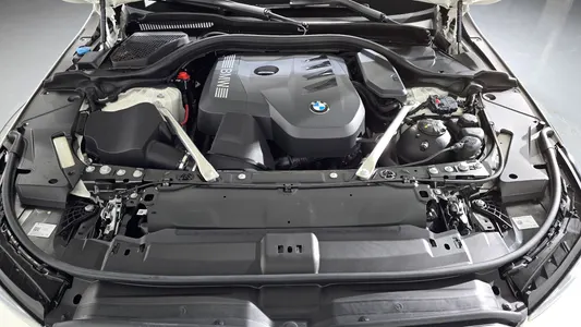 BMW 5 Series (G60) 520i 2024 6