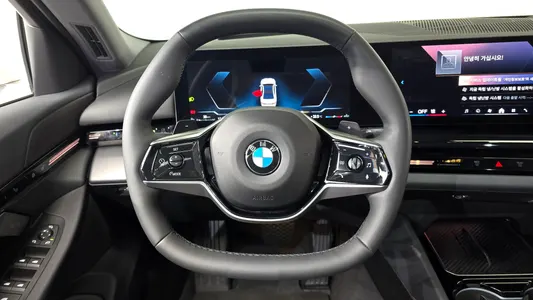BMW 5 Series (G60) 520i 2024 15