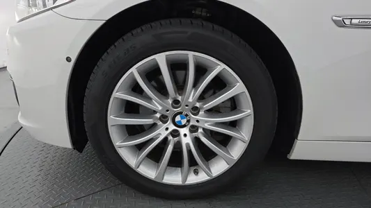 BMW 5 Series (F10) 528i xDrive 2016 4
