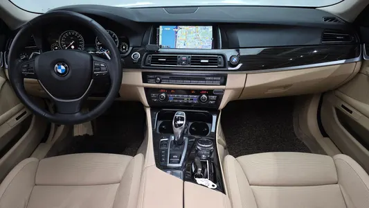 BMW 5 Series (F10) 528i xDrive 2016 6