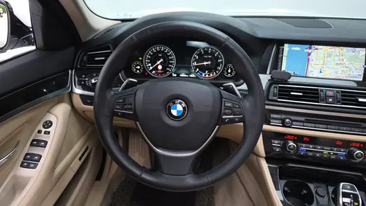 BMW 5 Series (F10) 528i xDrive 2016 13