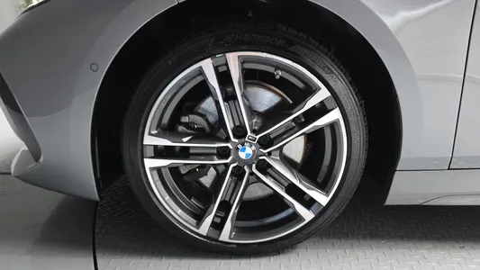 BMW 1 Series (F40) 120i M 2023 5