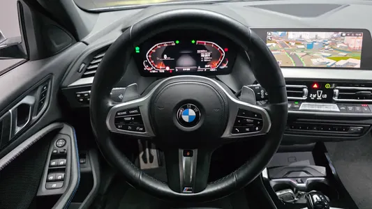 BMW 1 Series (F40) 120i M 2023 14