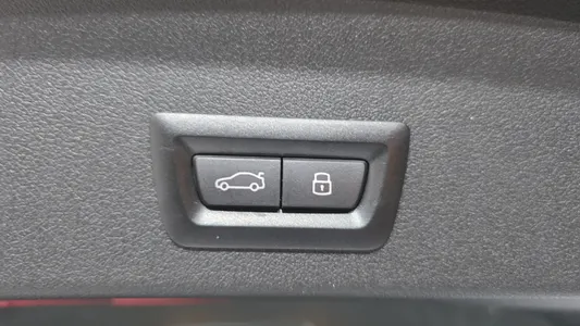 BMW 1 Series (F40) 120i M 2023 16