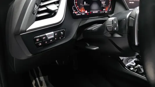 BMW 1 Series (F40) 120i M 2023 27