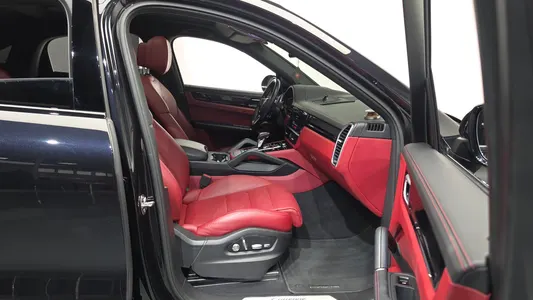Porsche (PO536) 3.0 E- 2020 11