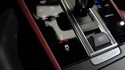 Porsche (PO536) 3.0 E- 2020 19