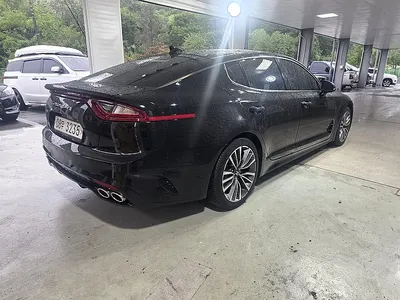 Kia Stinger 2.0 2WD 2017 4