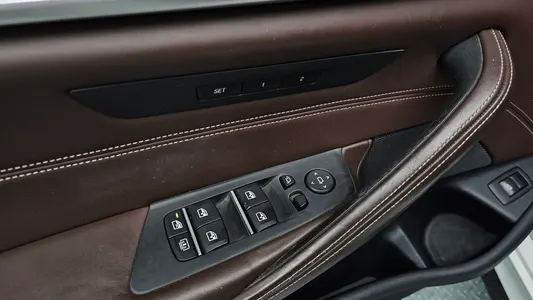 BMW 5 Series (G30) 520d M 2019 18