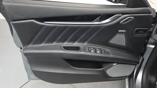 Maserati 기블리 2.0 GT 2022 24