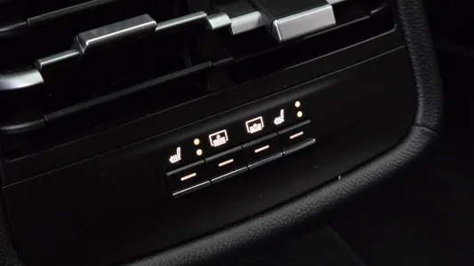 Maserati 기블리 2.0 GT 2022 30