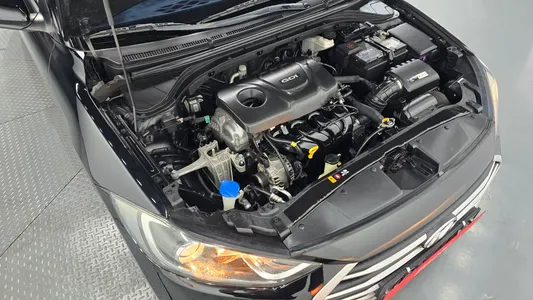 Hyundai AD 1.6 GDI 2015 6