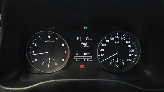 Hyundai AD 1.6 GDI 2015 8