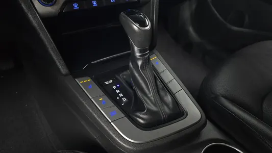 Hyundai AD 1.6 GDI 2015 9