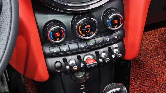 MINI S Convertible JCW 2020 29