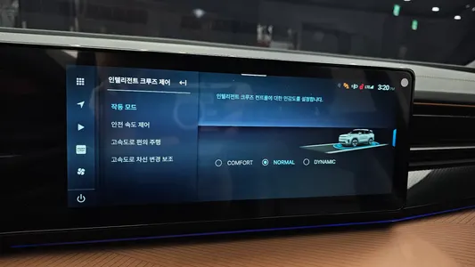 KG Mobility EVX E7 2023 16
